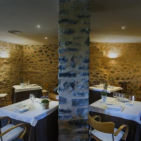 La Pedania Y - مكان تخييم Ligüerre de Cinca