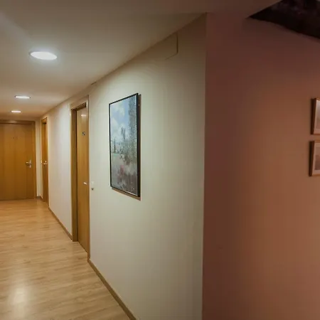 مكان تخييم La Pedania Y - 4*