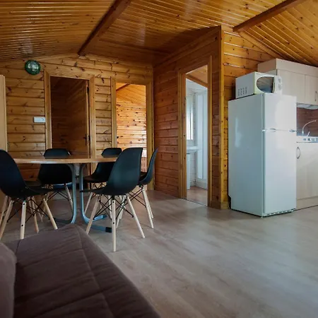 مكان تخييم La Pedania Y - 4*