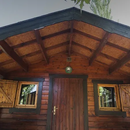 La Pedania Y - مكان تخييم 4*