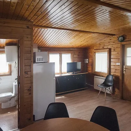 مكان تخييم La Pedania Y - 4*